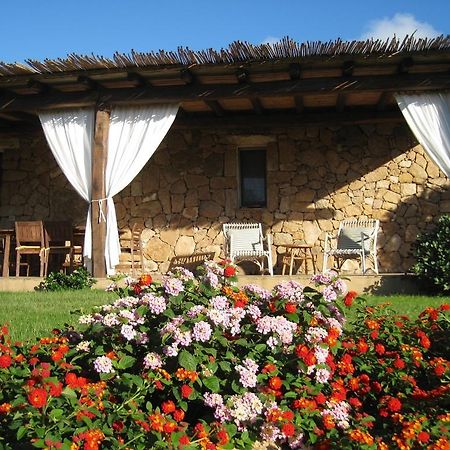 Villa Le Tre Pietre Baja Cerdeña Exterior foto